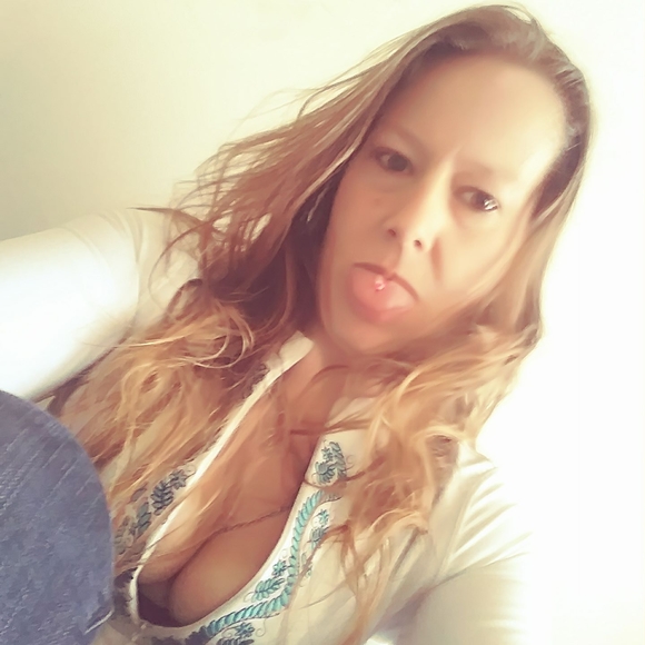 Meet your Posher, Angela - Picture 1 of 1